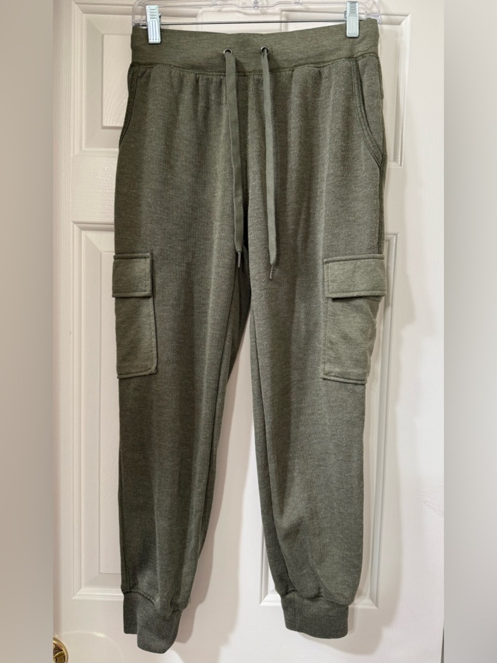 Women’s Olive Cargo Jogger Pants - Casual Comfort - Medium